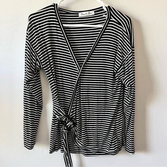 VINE & LOVE Cross Front Striped Long Sleeve Tee Size Small - Picture 1 of 5